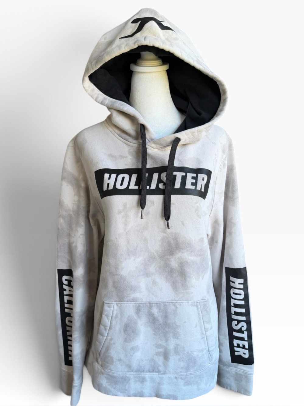 Hollister Women’s Hooded Sweatshirt with Kangaroo Pocket – Size Medium